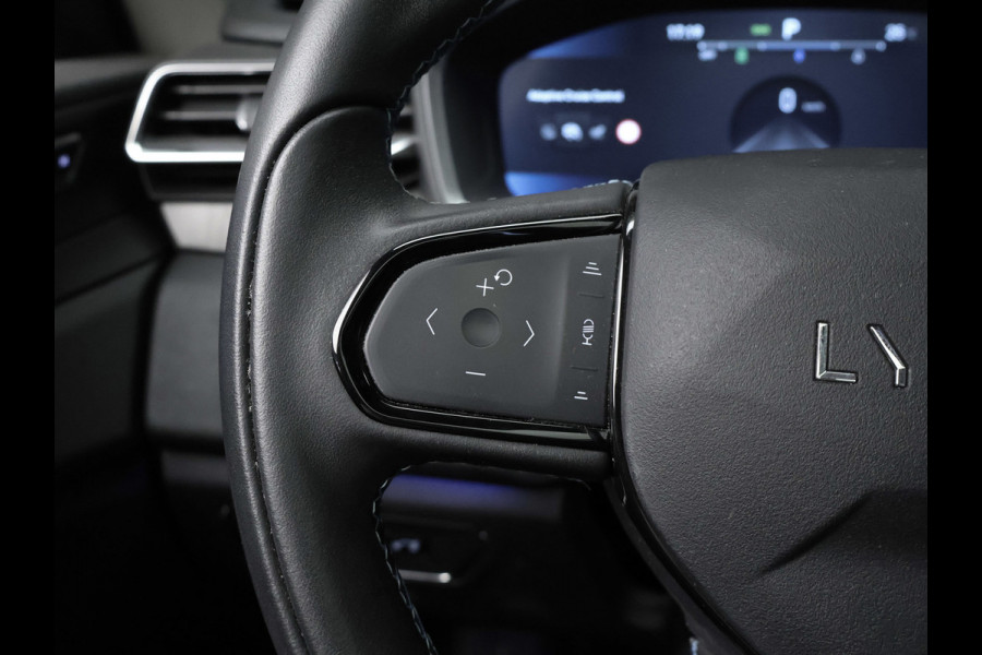 Lynk & Co 01 1.5 Sport (PANORAMADAK,APPLE CARPLAY,CAMERA,360 VIEW,CLIMATE,CRUISE,GETINT,LED,SPORTSTOELEN,LM VELGEN,NETTE STAAT)