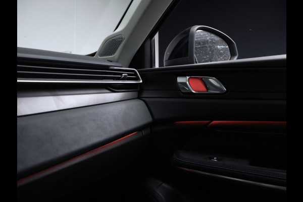 Lynk & Co 01 1.5 Sport (PANORAMADAK,APPLE CARPLAY,CAMERA,360 VIEW,CLIMATE,CRUISE,GETINT,LED,SPORTSTOELEN,LM VELGEN,NETTE STAAT)