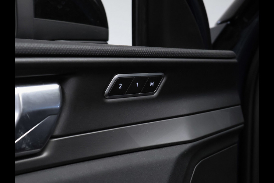 Lynk & Co 01 1.5 Sport (PANORAMADAK,APPLE CARPLAY,CAMERA,360 VIEW,CLIMATE,CRUISE,GETINT,LED,SPORTSTOELEN,LM VELGEN,NETTE STAAT)