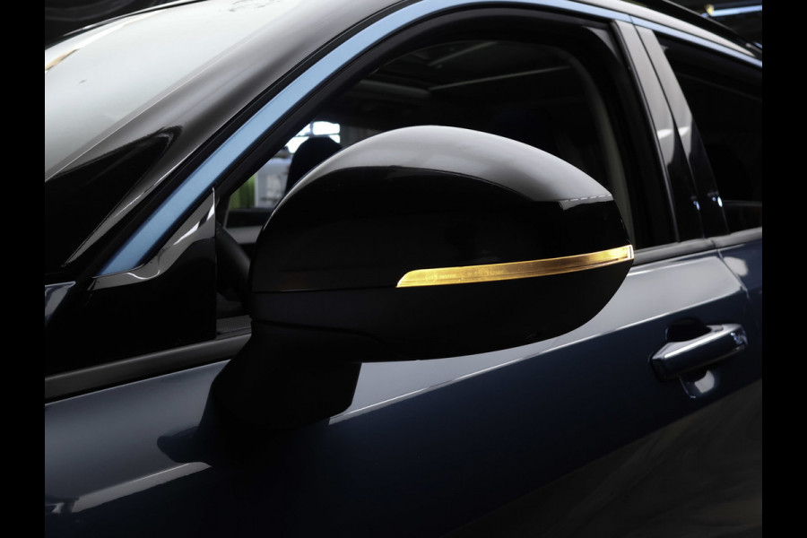 Lynk & Co 01 1.5 Sport (PANORAMADAK,APPLE CARPLAY,CAMERA,360 VIEW,CLIMATE,CRUISE,GETINT,LED,SPORTSTOELEN,LM VELGEN,NETTE STAAT)