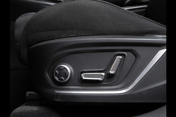 Lynk & Co 01 1.5 Sport (PANORAMADAK,APPLE CARPLAY,CAMERA,360 VIEW,CLIMATE,CRUISE,GETINT,LED,SPORTSTOELEN,LM VELGEN,NETTE STAAT)