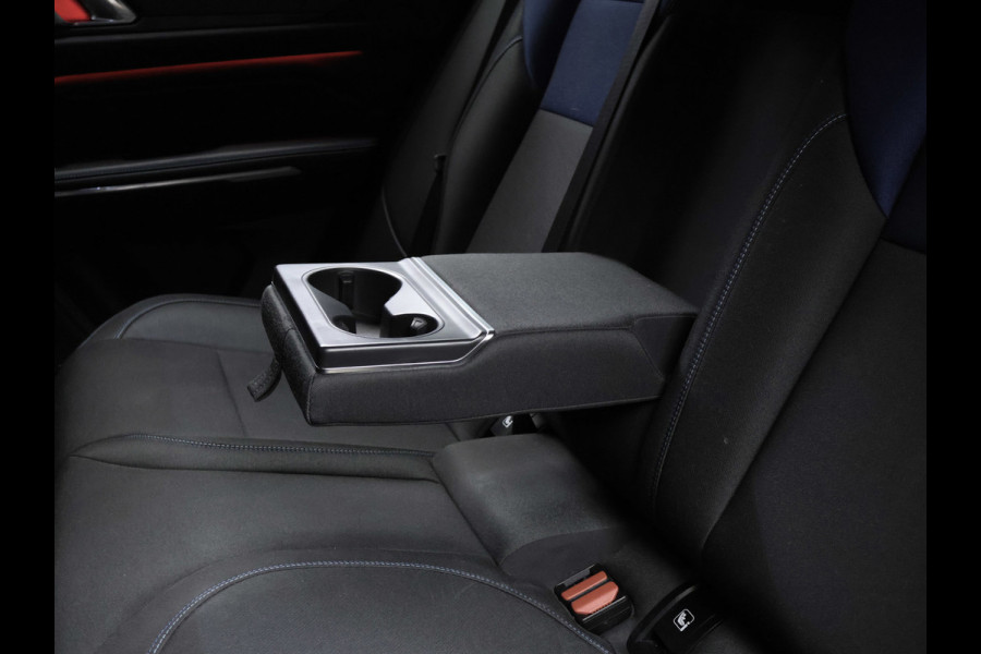 Lynk & Co 01 1.5 Sport (PANORAMADAK,APPLE CARPLAY,CAMERA,360 VIEW,CLIMATE,CRUISE,GETINT,LED,SPORTSTOELEN,LM VELGEN,NETTE STAAT)