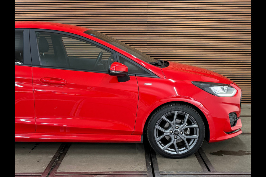 Ford Fiesta 1.0 EcoBoost Hybrid ST-Line Automaat | Facelift| LED | Navi | 17 Inch | Sportstoelen | Camera | Winter Pack | 2022