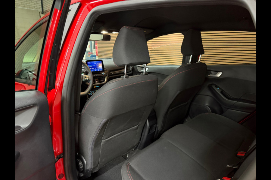 Ford Fiesta 1.0 EcoBoost Hybrid ST-Line Automaat | Facelift| LED | Navi | 17 Inch | Sportstoelen | Camera | Winter Pack | 2022