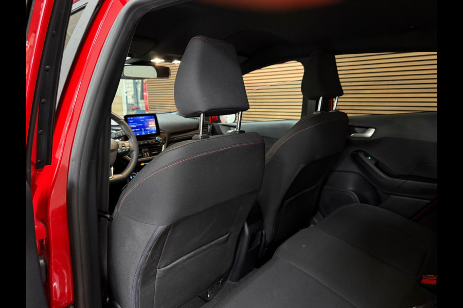 Ford Fiesta 1.0 EcoBoost Hybrid ST-Line Automaat | Facelift| LED | Navi | 17 Inch | Sportstoelen | Camera | Winter Pack | 2022
