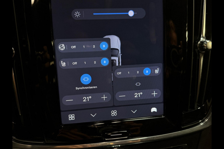 Volvo V90 2.0 T6 Plug-in hybrid AWD Plus Bright 19"/Leder + memory l + r/Stoel + stuurverwarmingAdaptieve cruise/Harman Kardon/Dodehoek/Elektrische klep/Keyless