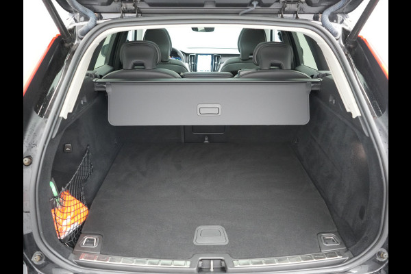 Volvo XC60 T6 PHEV AWD Plus Dark 350pk Dealer O.H | Panodak | Adaptive Cruise | 360 Camera | Lederen Sportstoelen Memory & Verwarmd | Apple Carplay | Google Assistant & Maps | BLIS | Stuurverwarming | Pilot Assist | Virtual | Navigatie | DAB | 19"L.M | Plug In Hybrid |