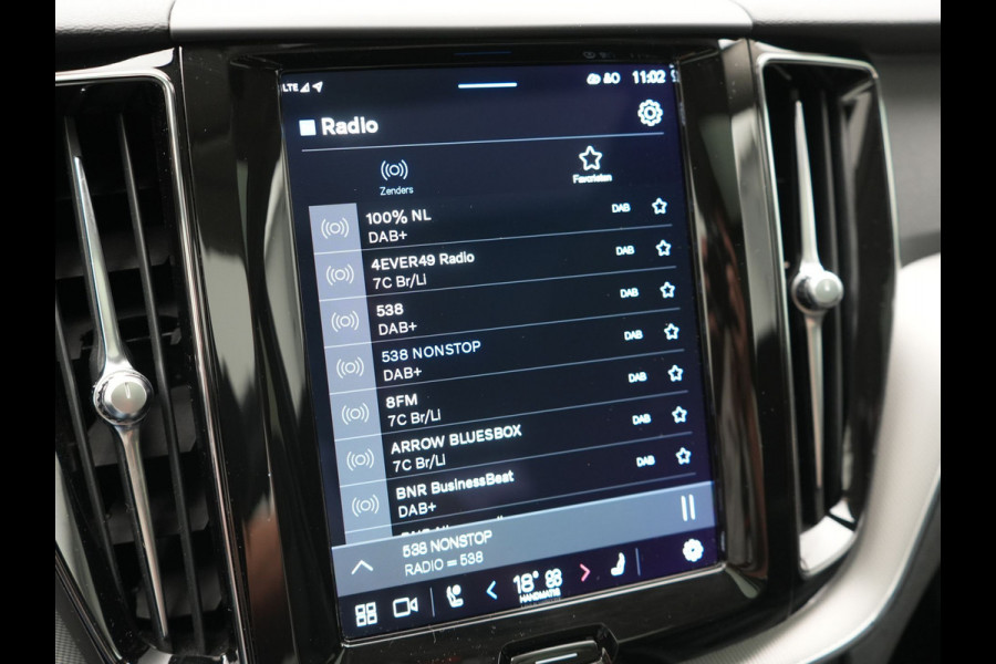 Volvo XC60 T6 PHEV AWD Plus Dark 350pk Dealer O.H | Panodak | Adaptive Cruise | 360 Camera | Lederen Sportstoelen Memory & Verwarmd | Apple Carplay | Google Assistant & Maps | BLIS | Stuurverwarming | Pilot Assist | Virtual | Navigatie | DAB | 19"L.M | Plug In Hybrid |