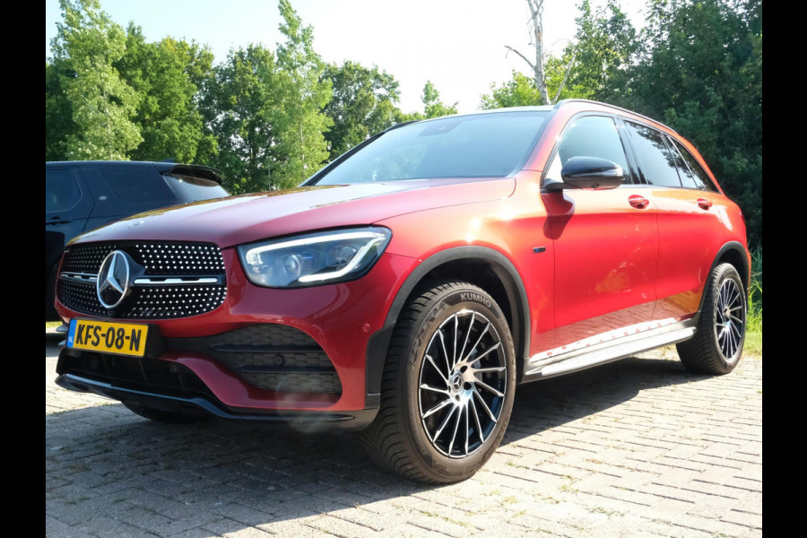 Mercedes-Benz GLC 300e 4MATIC AMG Line 320 PK | Panoramadak | Stoelverwarming | 360 camera | Burmester audio | Elektrische klep | Memory Seats |