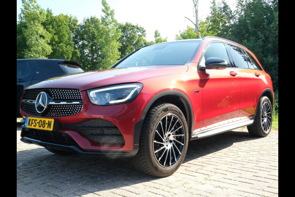 Mercedes-Benz GLC 300e 4MATIC AMG Line 320 PK | Panoramadak | Stoelverwarming | 360 camera | Burmester audio | Elektrische klep | Memory Seats |