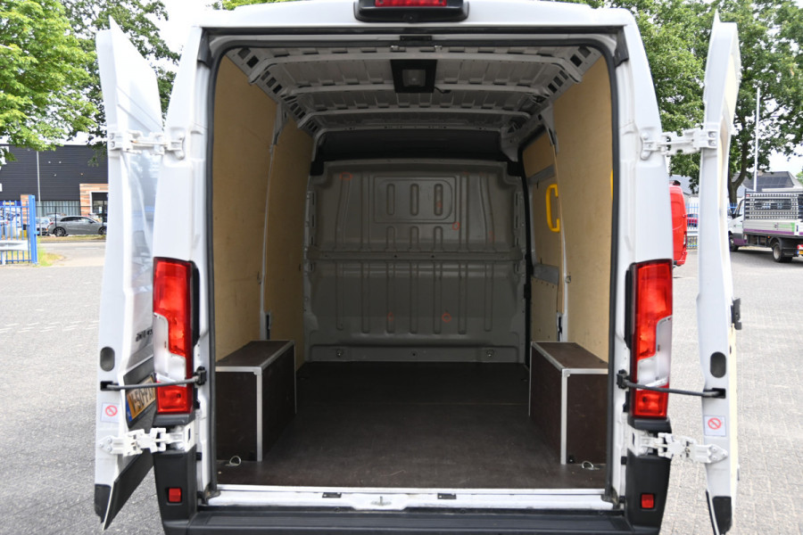 Fiat Ducato L2H2 2.2 MultiJet 140 pk 3.5t Camera, Cruise control, 270 Graden deuren