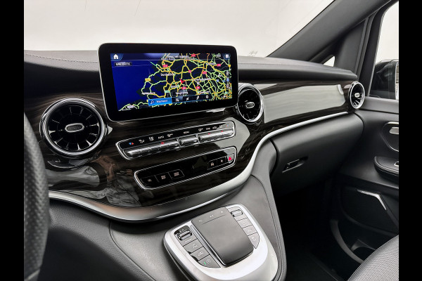 Mercedes-Benz V-Klasse 300d L3 4-Matic Avantgarde 7-zitplaatsen AMG-Line Vol opties Airmatic Stoelventilatie Nappa leder Extra Lang