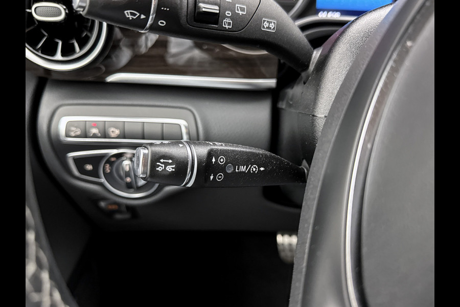 Mercedes-Benz V-Klasse 300d L3 4-Matic Avantgarde 7-zitplaatsen AMG-Line Vol opties Airmatic Stoelventilatie Nappa leder Extra Lang
