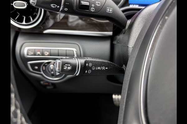 Mercedes-Benz V-Klasse 300d L3 4-Matic Avantgarde 7-zitplaatsen AMG-Line Vol opties Airmatic Stoelventilatie Nappa leder Extra Lang