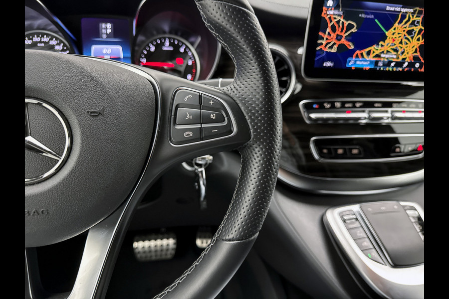 Mercedes-Benz V-Klasse 300d L3 4-Matic Avantgarde 7-zitplaatsen AMG-Line Vol opties Airmatic Stoelventilatie Nappa leder Extra Lang