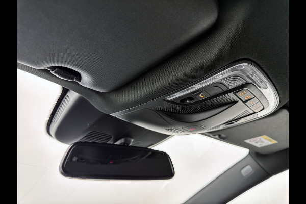 Mercedes-Benz V-Klasse 300d L3 4-Matic Avantgarde 7-zitplaatsen AMG-Line Vol opties Airmatic Stoelventilatie Nappa leder Extra Lang