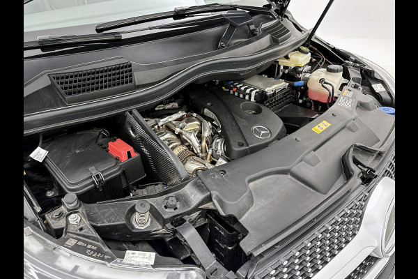 Mercedes-Benz V-Klasse 300d L3 4-Matic Avantgarde 7-zitplaatsen AMG-Line Vol opties Airmatic Stoelventilatie Nappa leder Extra Lang