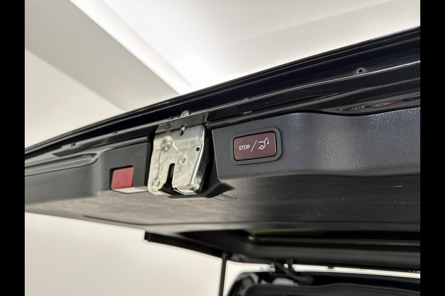 Mercedes-Benz V-Klasse 300d L3 4-Matic Avantgarde 7-zitplaatsen AMG-Line Vol opties Airmatic Stoelventilatie Nappa leder Extra Lang