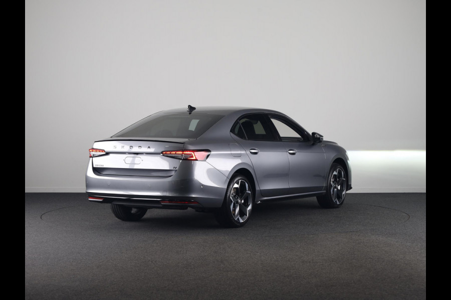 Škoda Superb 1.5 TSI PHEV Sportline Business 1.5 TSI PHEV 200 kW / 272 PK Hatchback 6 versn. DSG | Canton | 360 camera | stoelmassage | stoelventilatie |