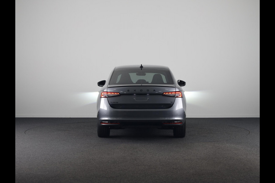 Škoda Superb 1.5 TSI PHEV Sportline Business 1.5 TSI PHEV 200 kW / 272 PK Hatchback 6 versn. DSG | Canton | 360 camera | stoelmassage | stoelventilatie |