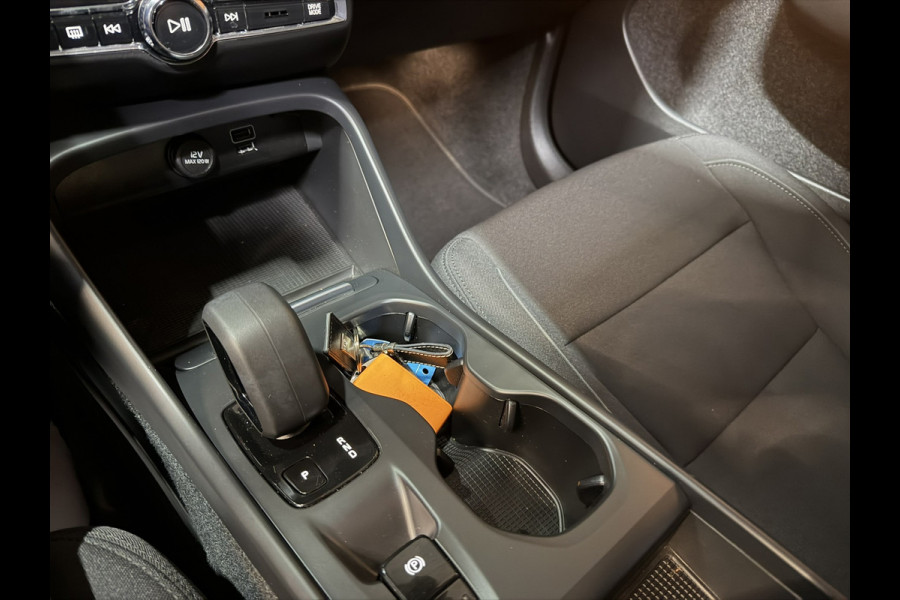 Volvo XC40 1.5 T5 Recharge Inscription Expression SOH 96%|Pano|CarPlay|ACC|Keyless|Elektr.Achterklep|Getint|LED|Rijklaar