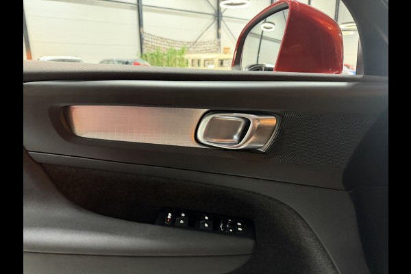 Volvo XC40 1.5 T5 Recharge Inscription Expression SOH 96%|Pano|CarPlay|ACC|Keyless|Elektr.Achterklep|Getint|LED|Rijklaar