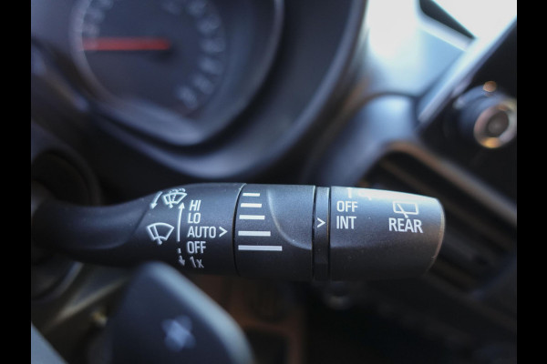 Opel Combo 130pk L1H1 Automaat Sport-Edition Airco Navi Parkeersensoren Trekhaak Cruise control