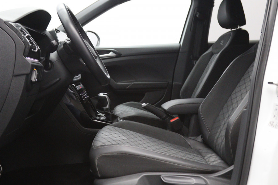 Volkswagen T-Cross 1.0 TSI 115 PK Automaat R-Line, Winterpakket, Digitale Cockpit, Carplay, Camera
