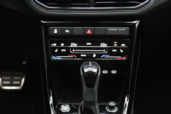 Volkswagen T-Cross 1.0 TSI 115 PK Automaat R-Line, Winterpakket, Digitale Cockpit, Carplay, Camera