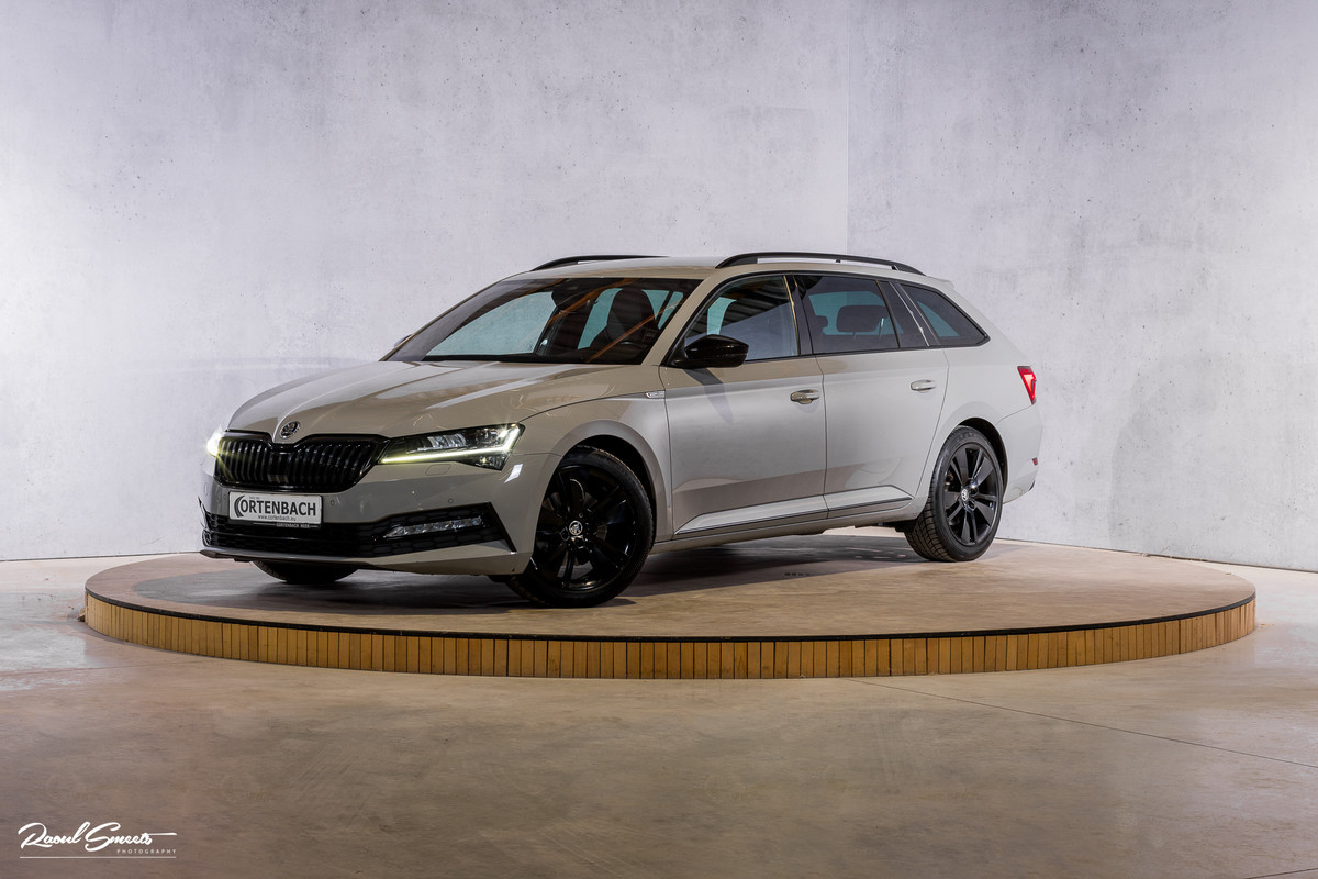 Škoda Superb Combi 1.5 TSI ACT Sportline Business | Steel Grey | Premium audio | Adaptieve cruise | Blis |