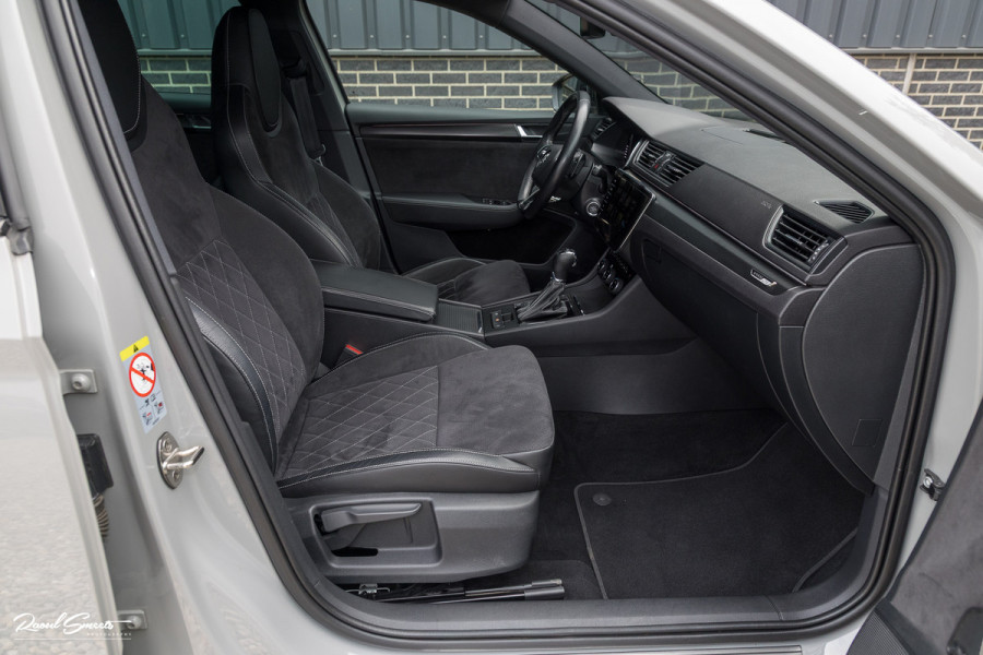 Škoda Superb Combi 1.5 TSI ACT Sportline Business | Steel Grey | Premium audio | Adaptieve cruise | Blis |
