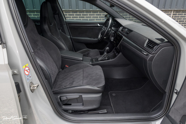 Škoda Superb Combi 1.5 TSI ACT Sportline Business | Steel Grey | Premium audio | Adaptieve cruise | Blis |