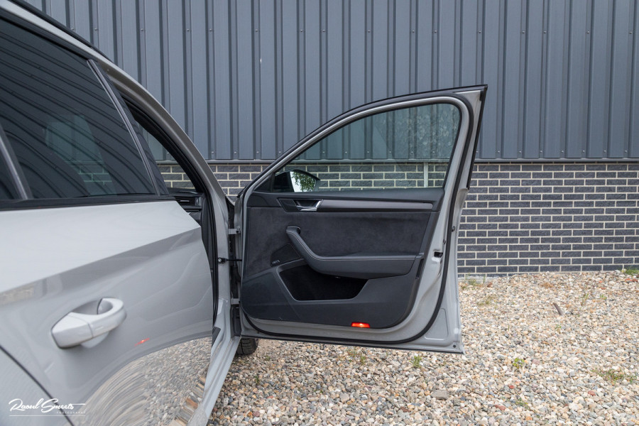 Škoda Superb Combi 1.5 TSI ACT Sportline Business | Steel Grey | Premium audio | Adaptieve cruise | Blis |