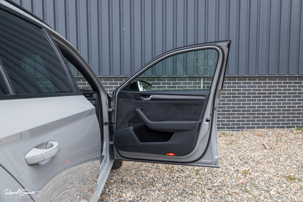 Škoda Superb Combi 1.5 TSI ACT Sportline Business | Steel Grey | Premium audio | Adaptieve cruise | Blis |