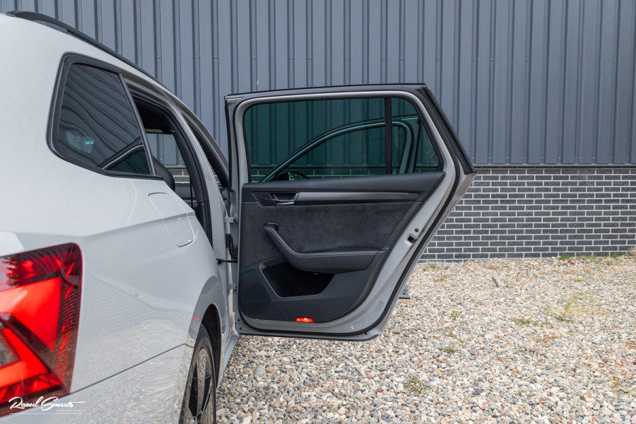 Škoda Superb Combi 1.5 TSI ACT Sportline Business | Steel Grey | Premium audio | Adaptieve cruise | Blis |