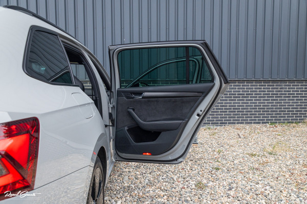 Škoda Superb Combi 1.5 TSI ACT Sportline Business | Steel Grey | Premium audio | Adaptieve cruise | Blis |