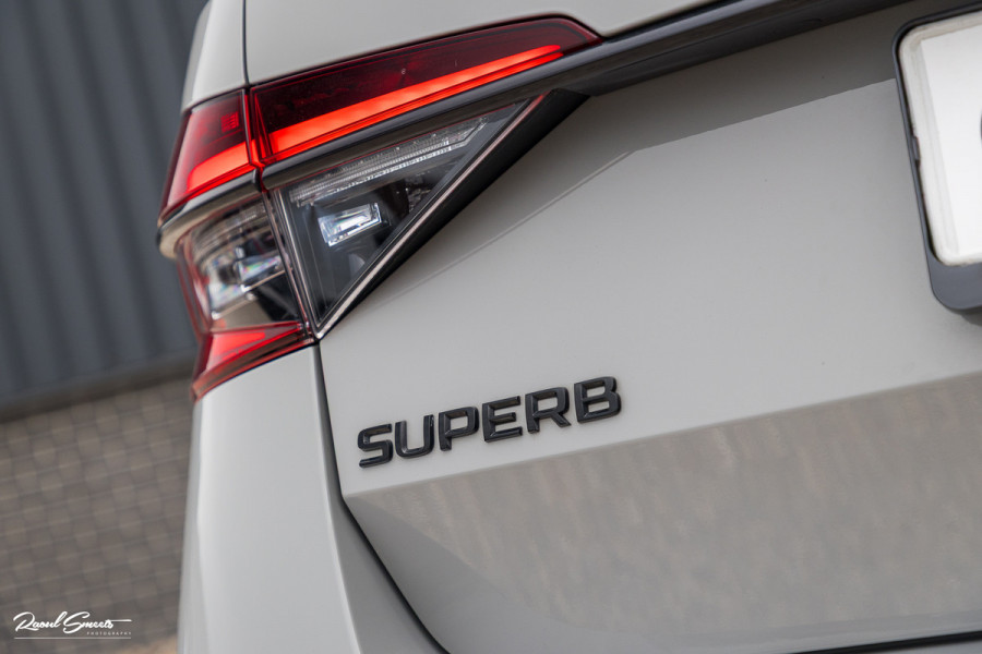 Škoda Superb Combi 1.5 TSI ACT Sportline Business | Steel Grey | Premium audio | Adaptieve cruise | Blis |