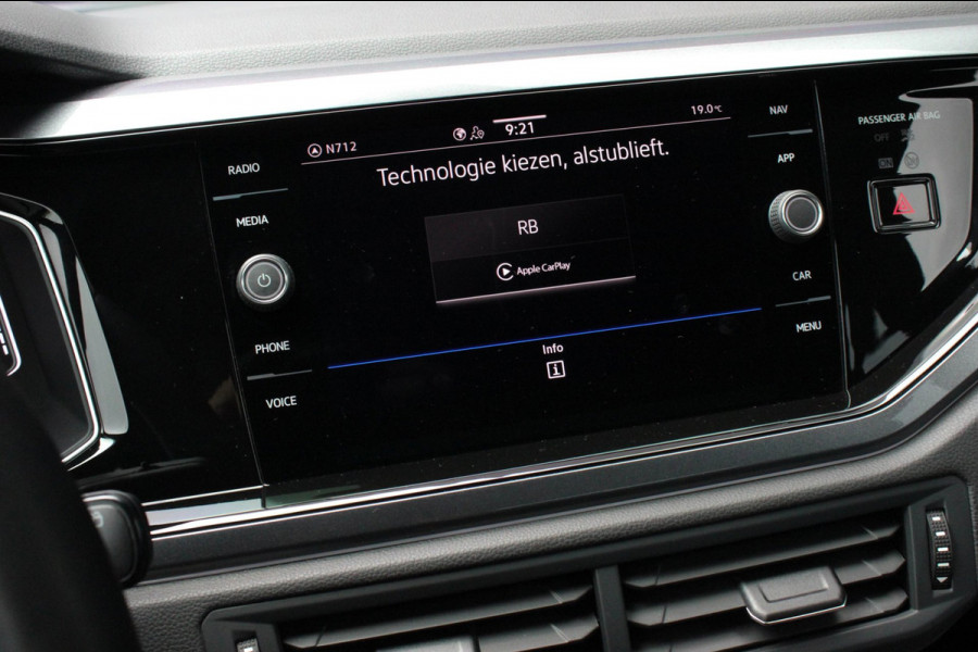 Volkswagen Polo 1.0 TSI R-Line OPTIONS / FULL BLACK / VERLAGINGSVEREN / APPLE CARPLAY / LED KOPLAMPEN / DIGITAL DASCH /MAXTON PACK