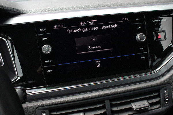 Volkswagen Polo 1.0 TSI R-Line OPTIONS / FULL BLACK / VERLAGINGSVEREN / APPLE CARPLAY / LED KOPLAMPEN / DIGITAL DASCH /MAXTON PACK