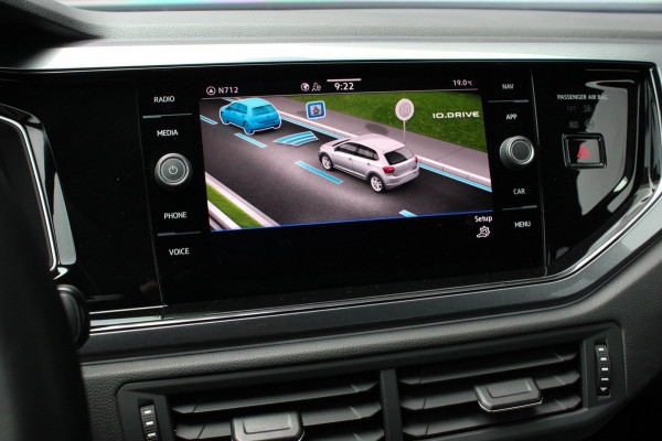 Volkswagen Polo 1.0 TSI R-Line OPTIONS / FULL BLACK / VERLAGINGSVEREN / APPLE CARPLAY / LED KOPLAMPEN / DIGITAL DASCH /MAXTON PACK