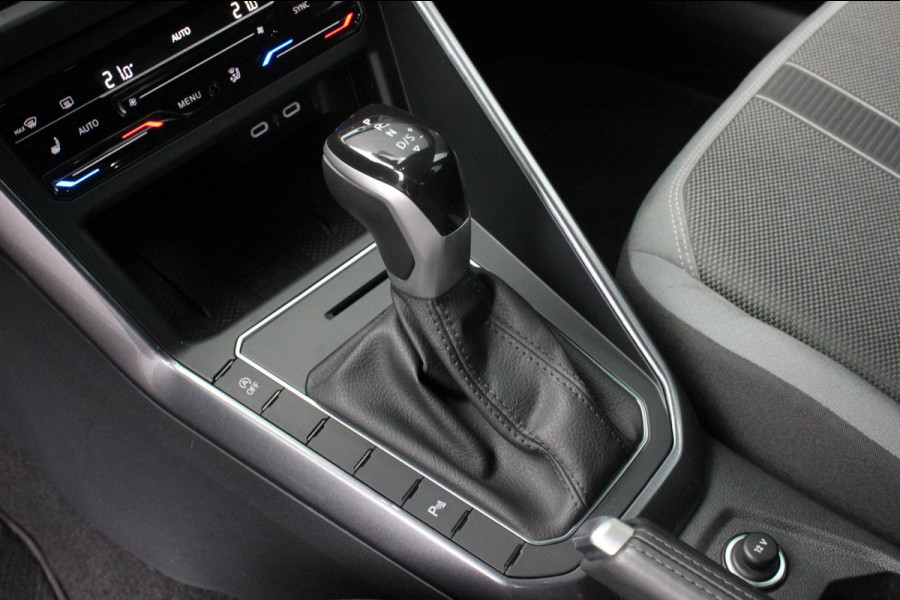 Volkswagen Polo 1.0 TSI R-Line OPTIONS / FULL BLACK / VERLAGINGSVEREN / APPLE CARPLAY / LED KOPLAMPEN / DIGITAL DASCH /MAXTON PACK