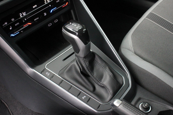 Volkswagen Polo 1.0 TSI R-Line OPTIONS / FULL BLACK / VERLAGINGSVEREN / APPLE CARPLAY / LED KOPLAMPEN / DIGITAL DASCH /MAXTON PACK