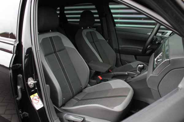 Volkswagen Polo 1.0 TSI R-Line OPTIONS / FULL BLACK / VERLAGINGSVEREN / APPLE CARPLAY / LED KOPLAMPEN / DIGITAL DASCH /MAXTON PACK