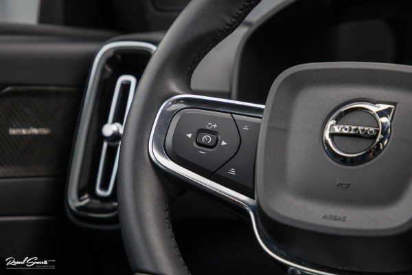 Volvo XC40 Recharge Twin Ultimate 78 kWh | Zwenkbare trekhaak | Panorama dak | Adaptieve cruise | Blis | Memory | Harman Kardon |