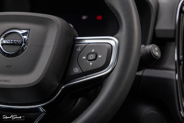 Volvo XC40 Recharge Twin Ultimate 78 kWh | Zwenkbare trekhaak | Panorama dak | Adaptieve cruise | Blis | Memory | Harman Kardon |