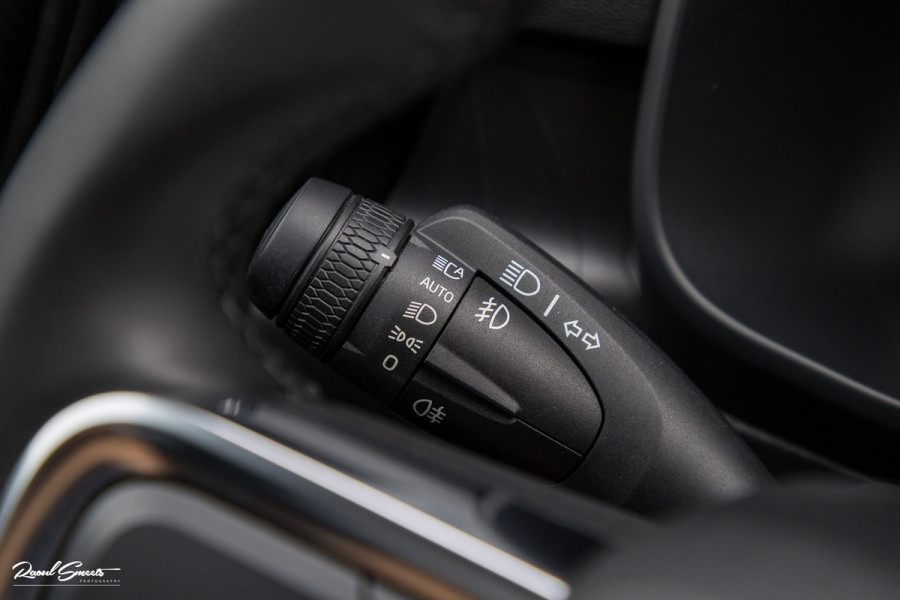 Volvo XC40 Recharge Twin Ultimate 78 kWh | Zwenkbare trekhaak | Panorama dak | Adaptieve cruise | Blis | Memory | Harman Kardon |