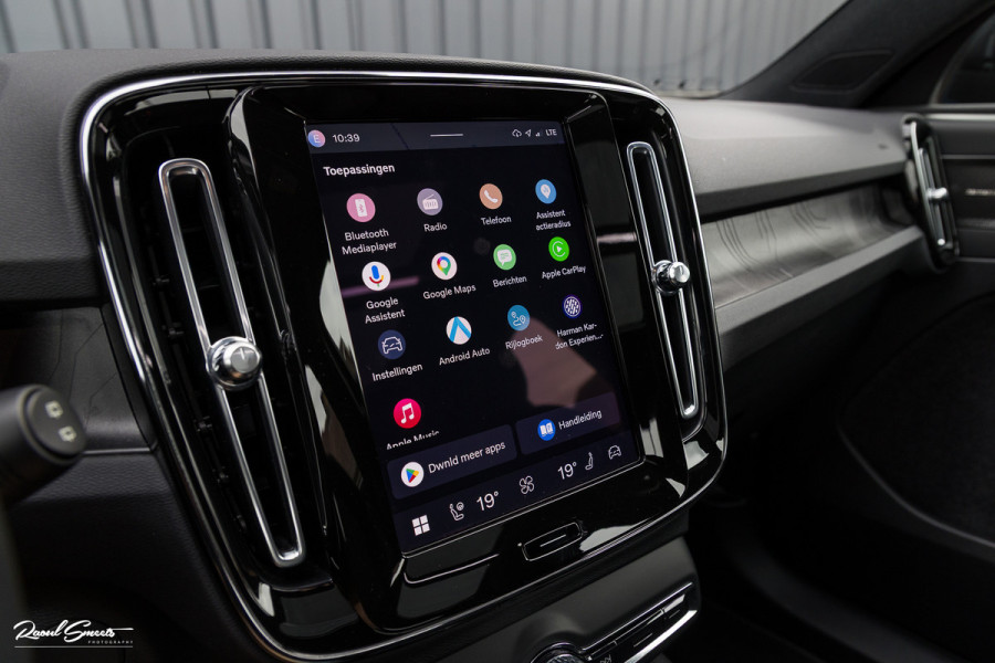 Volvo XC40 Recharge Twin Ultimate 78 kWh | Zwenkbare trekhaak | Panorama dak | Adaptieve cruise | Blis | Memory | Harman Kardon |