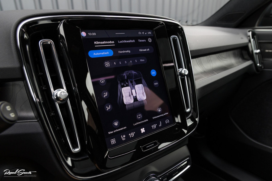 Volvo XC40 Recharge Twin Ultimate 78 kWh | Zwenkbare trekhaak | Panorama dak | Adaptieve cruise | Blis | Memory | Harman Kardon |