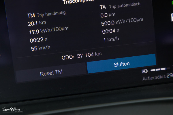 Volvo XC40 Recharge Twin Ultimate 78 kWh | Zwenkbare trekhaak | Panorama dak | Adaptieve cruise | Blis | Memory | Harman Kardon |