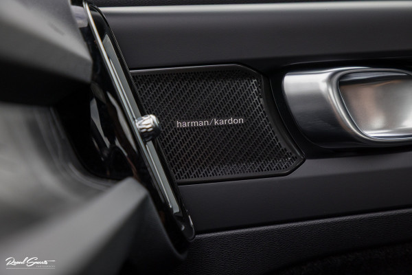Volvo XC40 Recharge Twin Ultimate 78 kWh | Zwenkbare trekhaak | Panorama dak | Adaptieve cruise | Blis | Memory | Harman Kardon |